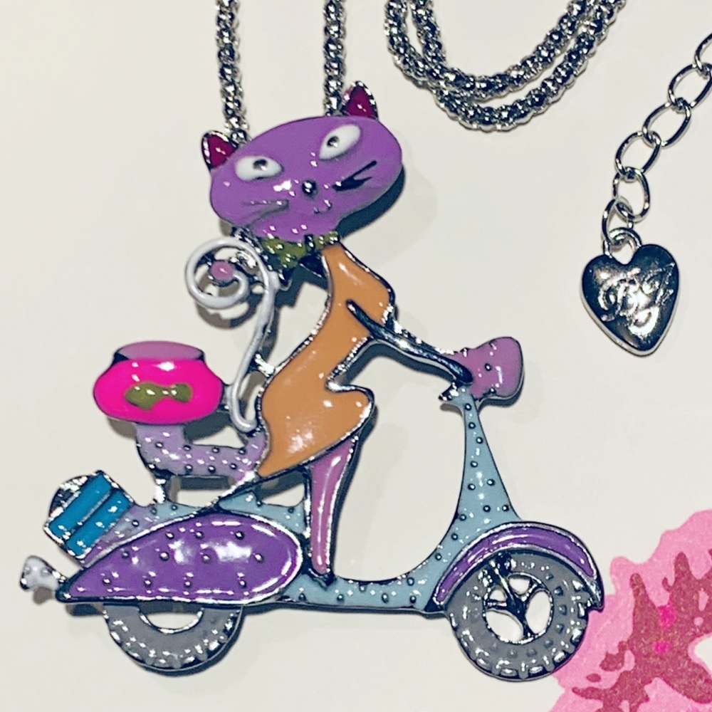 💋 3/$30 💋 Betsey Johnson Style - Cat on a Scooter Necklace